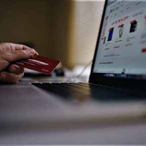 Красноярская пенсионерка лишилась 60 тысяч при попытке продать кровать через интернет