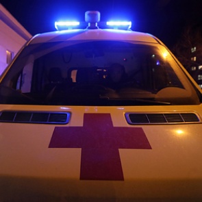 Мать умершего после прыжков на кровати мальчика обвинила в его смерти врачей