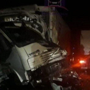 Две фуры сошлись в лобовом столкновении у Зеледеевского кольца. Есть пострадавшие