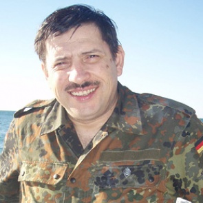 У российского писателя-фантаста обнаружен арсенал из гранат и стрелкового оружия