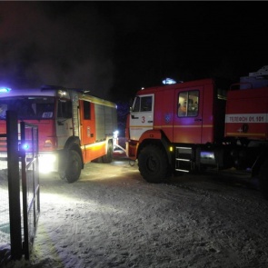 Под Красноярском загорелась база пиломатериалов