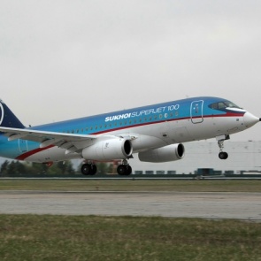 В Москве «Суперджет» сел мимо взлетной полосы