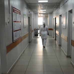 Стало известно о состоянии найденной в клетке 10-летней россиянки