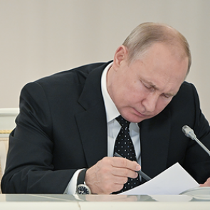 Володин объяснил быстроту появления законопроекта Путина о правке Конституции