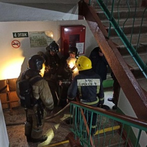 В Хакасии загорелся пансионат ветеранов. В огне чуть не погибла пенсионерка