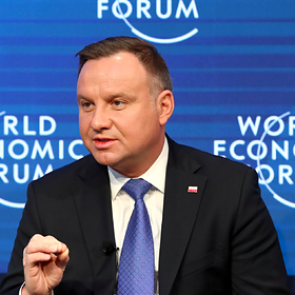 Президент Польши назвал правильным решение не приехать на форум памяти холокоста