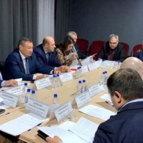 Впервые в Ачинске по инициативе Илая Ахметова лучшие школьники города получат почетное право нести портреты героев СССР на параде 9 Мая