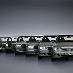 Семь шагов до автопилота: в день рожденья автомобиля вспоминаем, как он перестал быть гадким утёнком