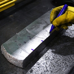 Самый привлекательный металл попал под подозрение