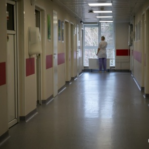 Мальчик с редкой болезнью умер, не дождавшись лечения. Ему был нужен препарат за 8 миллионов