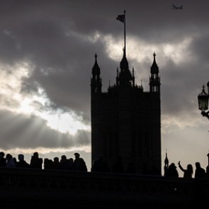 Британия решила снять с России часть санкций