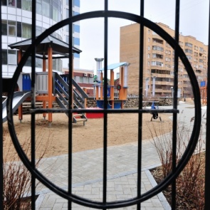 Надбавка к алиментам: Путин обязал родителей обеспечивать детей жильем после развода