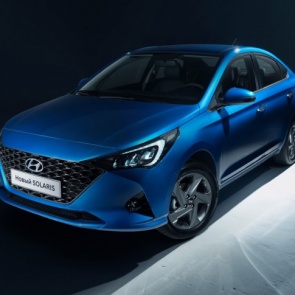 Обновлённый Hyundai Solaris раскрыли до премьеры: ячеистая решётка и огромный мультимедиа-экран