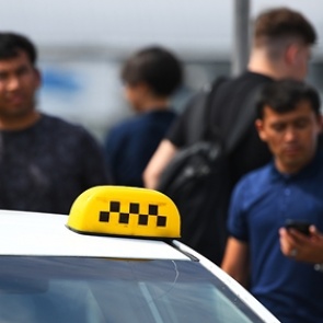 Бывшим насильникам и убийцам запретят работать таксистами в России