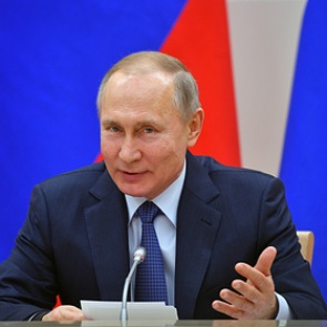 Путин отказался вводить в России понятия «родитель №1» и «родитель №2»