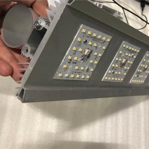 «Энергоэффективный, недорогой и долговечный»: в Красноярске разработали уникальный светодиодный светильник