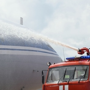 Самолет ударился о землю при взлете в Магадане