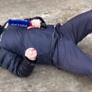 В Красноярске журналист попал под машину после попытки взять интервью