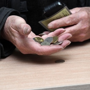 Названы способы победить бедность в России