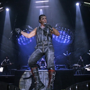 Российские феминистки захотели отменить концерт Линдеманна