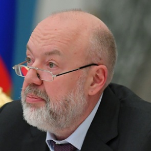 Отмену ограничений президентских сроков для Путина назвали переходной нормой