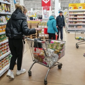 Правительство РФ будет следить, чтобы всем хватило гречки и соли