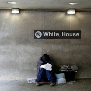 Каждому пятому американцу предрекли потерю работы из-за коронавируса