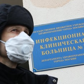 Число заразившихся коронавирусом в России превысило 100