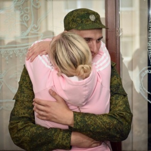 Песков заявил о возможном переносе призыва в армию и голосования за Конституцию