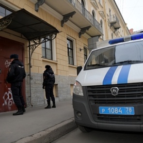 Целый подъезд закрыли на карантин из-за заразившегося коронавирусом россиянина