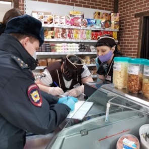 Мобильные группы Ачинска продолжают проверять предпринимателей на соблюдение правил предупреждения распространения коронавирусной инфекции - оперштаб при Главе города
