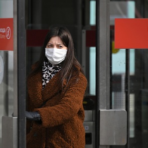 Доказана необходимость ношения маски при пандемии коронавируса