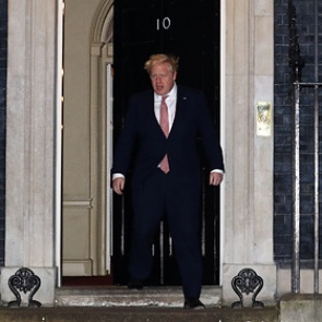 Состояние заразившегося коронавирусом Бориса Джонсона ухудшилось