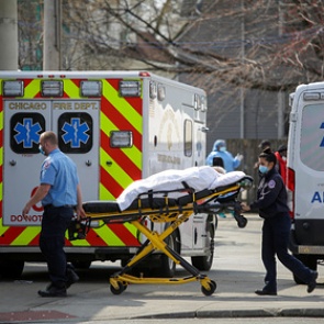 Число умерших за сутки от коронавируса в США побило рекорд