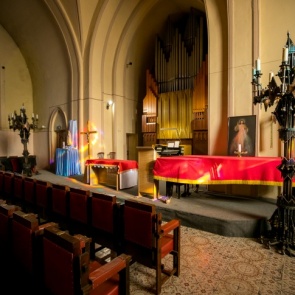 Все религиозные конфессии, кроме православных закрыли свои храмы для прихожан