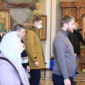 Роспотребнадзор запретил массовые мероприятия в православных храмах края