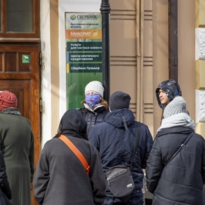 Самое страшное ещё впереди. Или нет? Эксперты — о том, что ждёт наши кошельки из-за коронавирусного кризиса