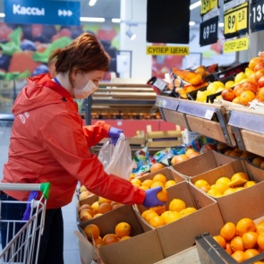 Роспотребнадзор запретил покупателям самим взвешивать продукты в магазинах