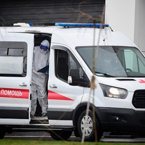 Приехавших не по скорой россиян с коронавирусом отказались лечить бесплатно