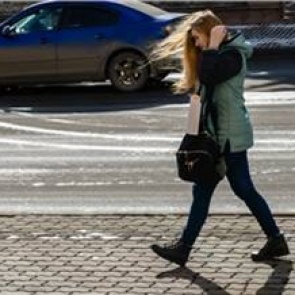 В Красноярске опасно усилился ветер