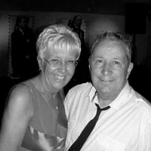 Воспитавшие 30 детей супруги умерли от коронавируса