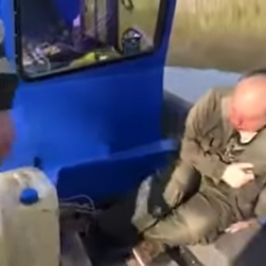 Россияне избили поджигавших лес чиновников