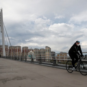 Названы особенности борьбы с коронавирусом в России