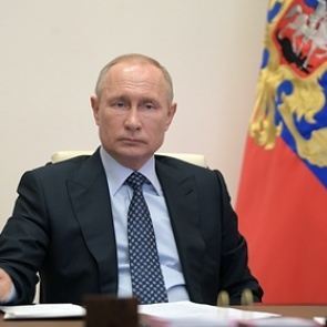 Путин рассмотрит вопрос продления нерабочих дней