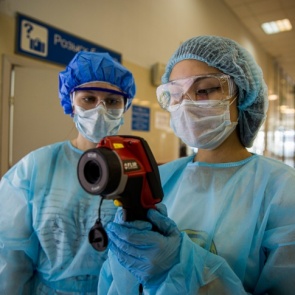 Красноярский край назвали остро нуждающимся в масках и защитных костюмах