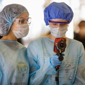 Следователи проверяют жалобу ачинских медиков на невыплату надбавок за работу с коронавирусными пациентами