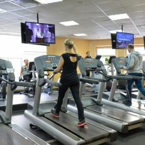 Без масок, но по записи: Роспотребнадзор рассказал, как будут работать фитнес-клубы