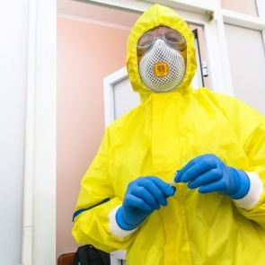 Методы лечения, вышки 5G и чипирование: израильский доктор Борис Бриль о мифах и лечении COVID-19