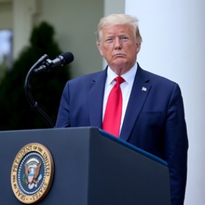 Трамп оценил действия обвиненных в смерти чернокожего полицейских