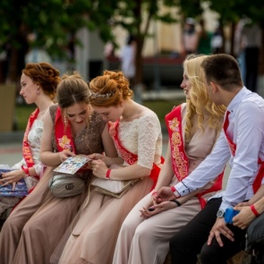 Минпросвещения решило, какого числа пройдут школьные выпускные